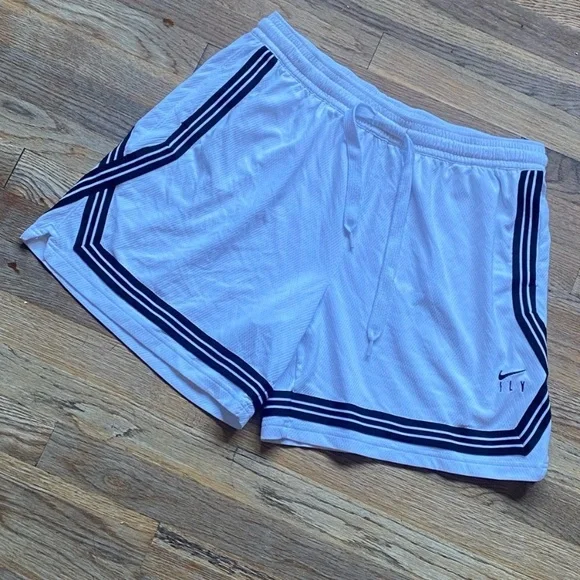 Nike Women’s Fly Crossover Basketball shorts XL - Picture 12 of 13